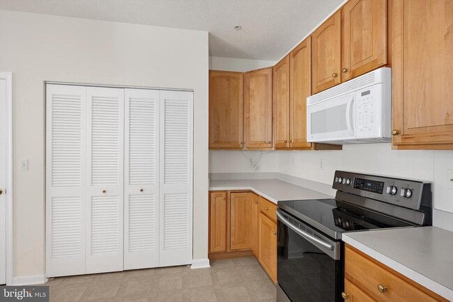 Building Photo - 2495 Amber Orchard Ct