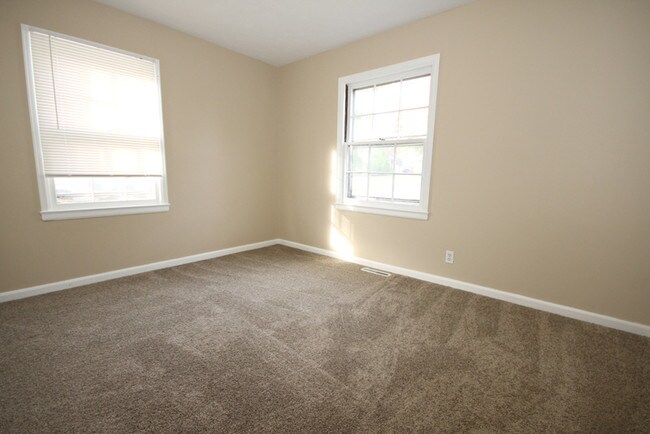 Building Photo - 109 Sunset Dr