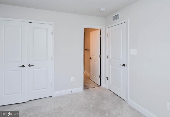 Building Photo - 7102 Druce Way