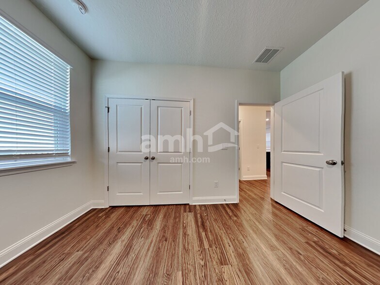 Building Photo - 139 Onate Cir