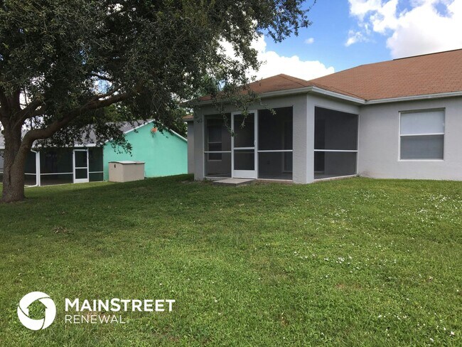 Building Photo - 622 SW 11th Ave