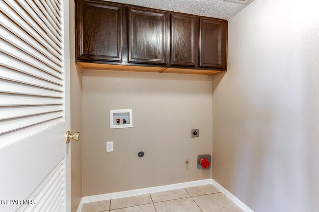Building Photo - 5954 Katelyn Gray Cir
