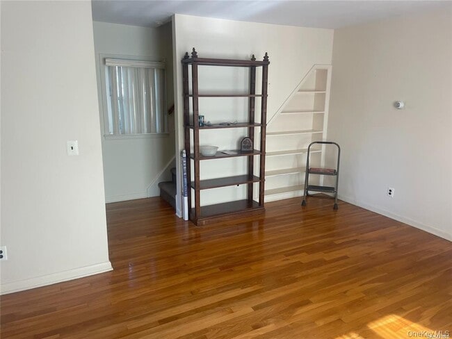 Building Photo - 217 Greeley Ave