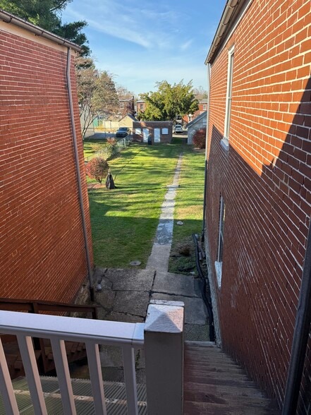 Primary Photo - 322 S West End Ave