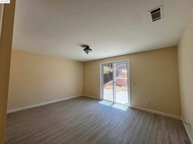 Building Photo - 1371 Brooktrail Dr