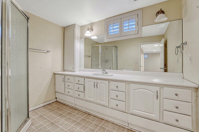 Building Photo - 7398 S Hudson Way