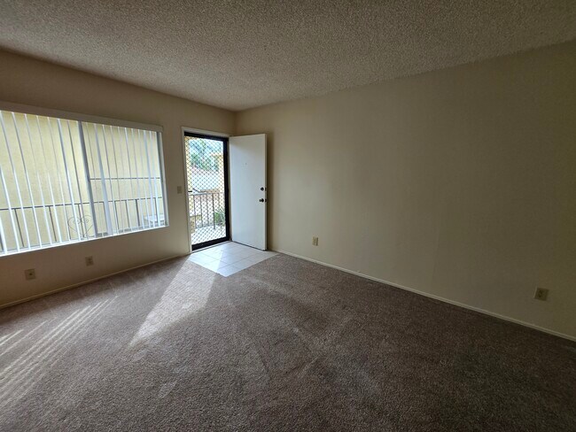 #11 living room - 3967 Illinois St