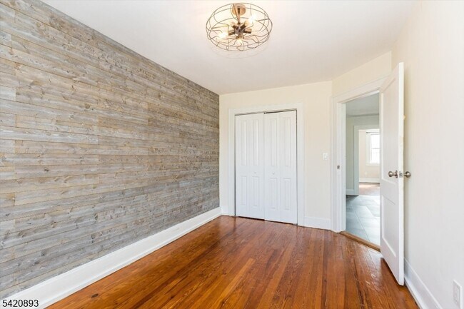 Building Photo - 43 Pleasant Way