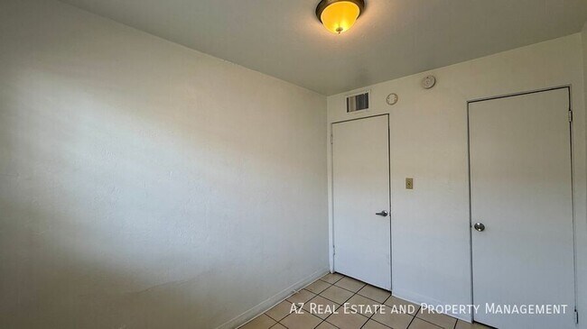 Building Photo - 7532 N 21st Ave