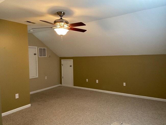 Building Photo - Charming 4BR/3BA Home in Azalea Acres – A Must-See