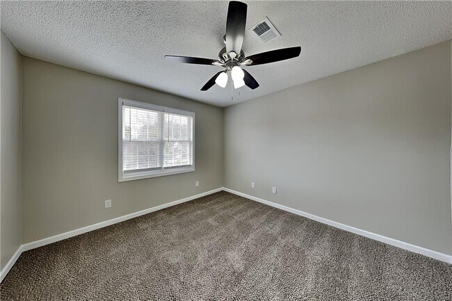 Building Photo - 33 Ashland Cir