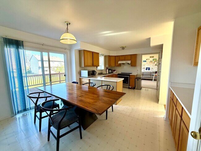 Building Photo - 2777 Mystic Dr