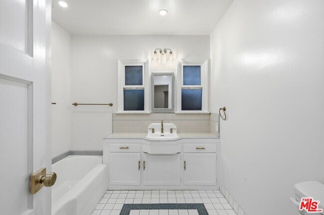 Building Photo - 4236 Elenda St