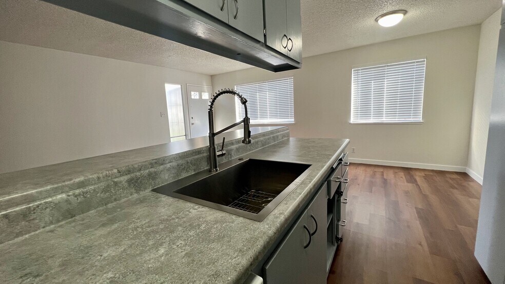 Building Photo - 1342 Shawn Dr