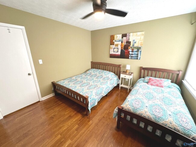 Building Photo - 1409 N Houston St