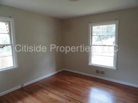 Building Photo - 950 Homewood Ct