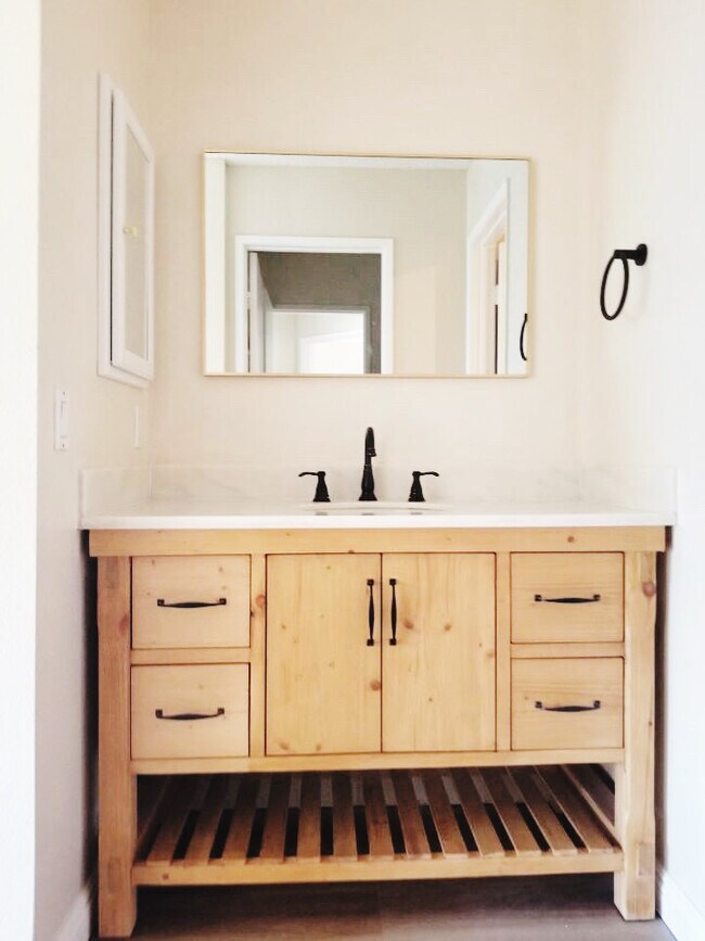 Building Photo - 379 Stanford Ct