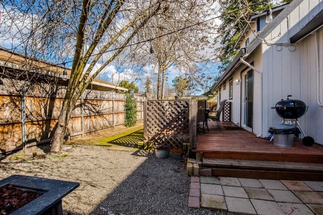Building Photo - Four Bedroom 2 Bath home available for rent