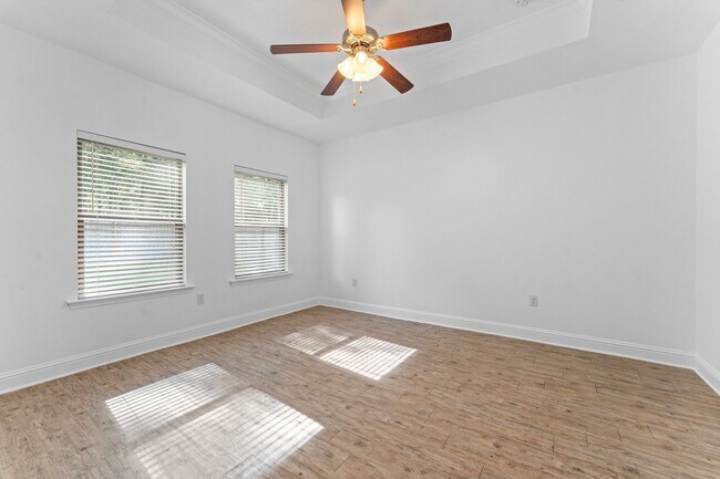 Building Photo - 27320 Lashay Dr