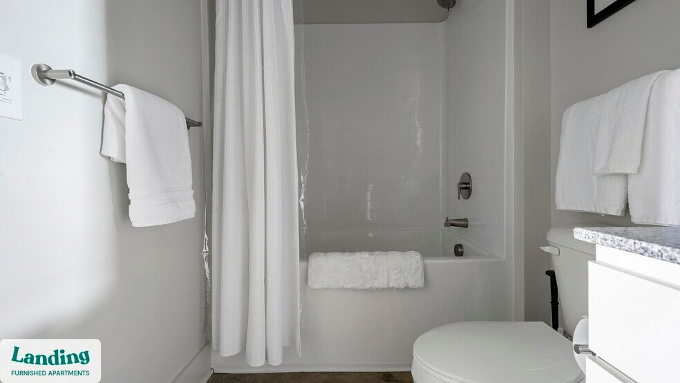 Building Photo - 404 W 26th St