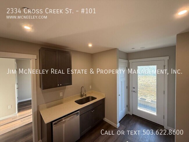 Building Photo - 2334 Cross Creek St
