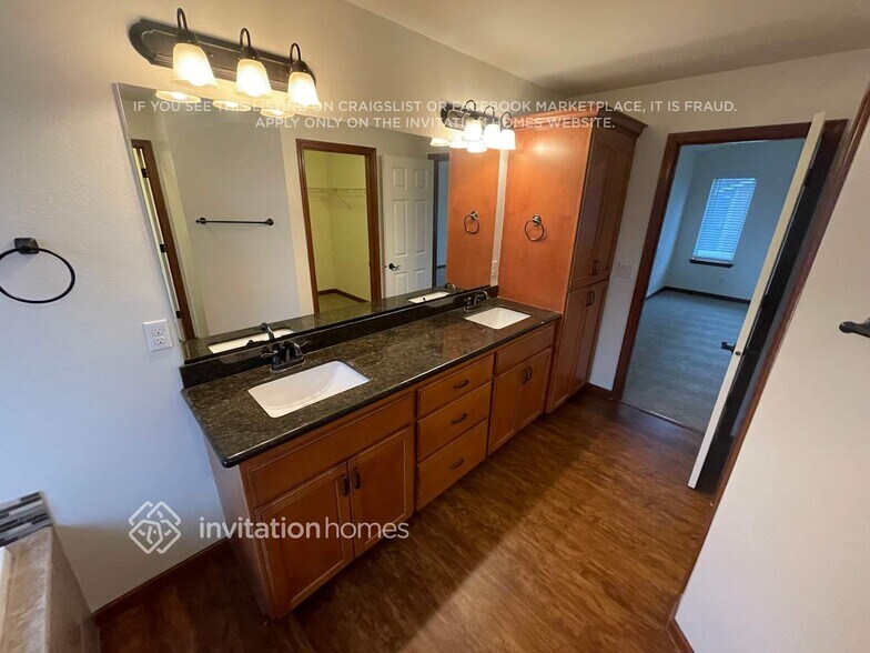 Building Photo - 109 Ames St NE