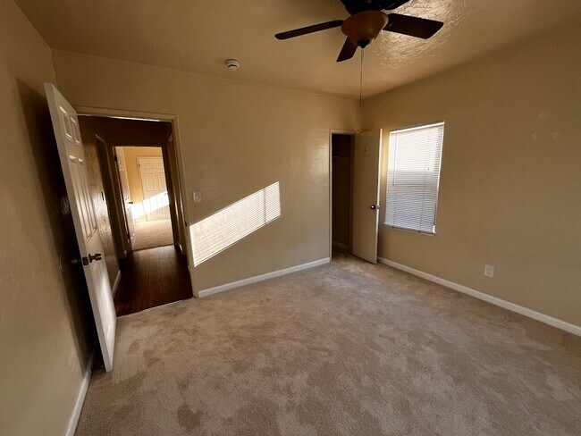 Building Photo - 143 Katherine Ave