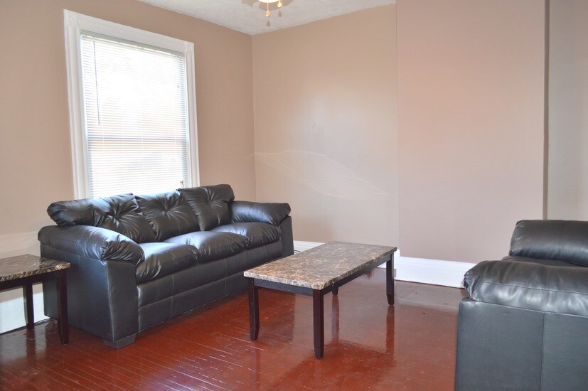Building Photo - 327 Westcott St