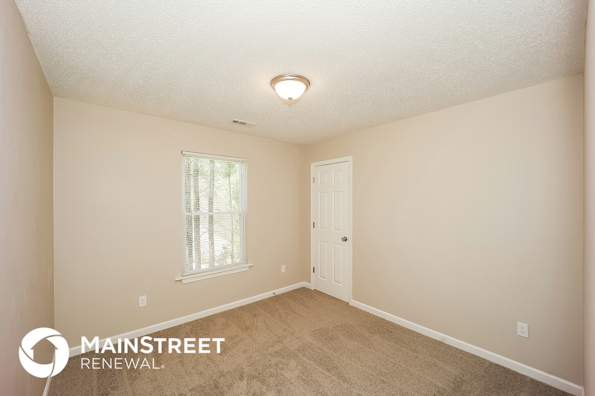 Building Photo - 64 Mineral Springs Ln