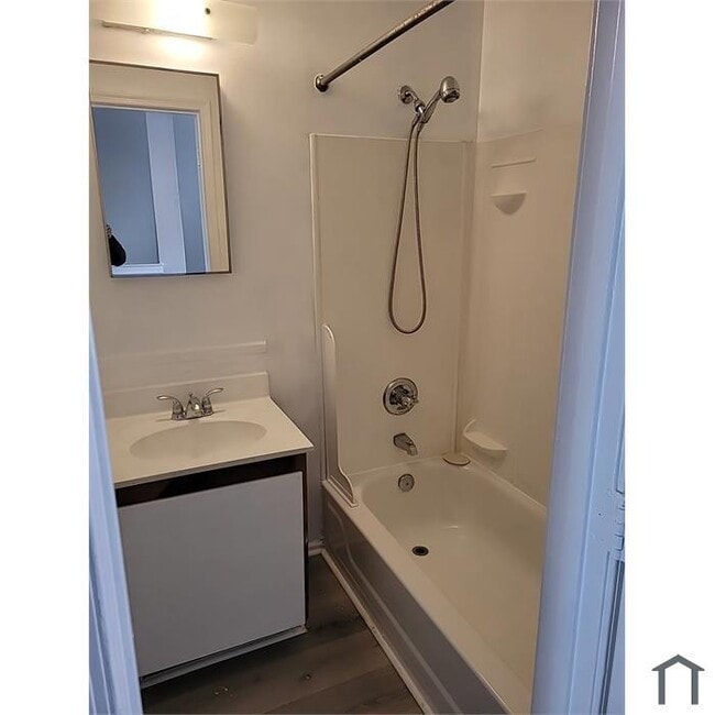 Building Photo - 3 Bedroom New Townhouse