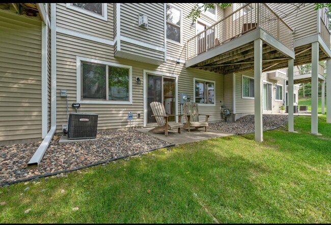 Building Photo - 3183 Frontier Dr