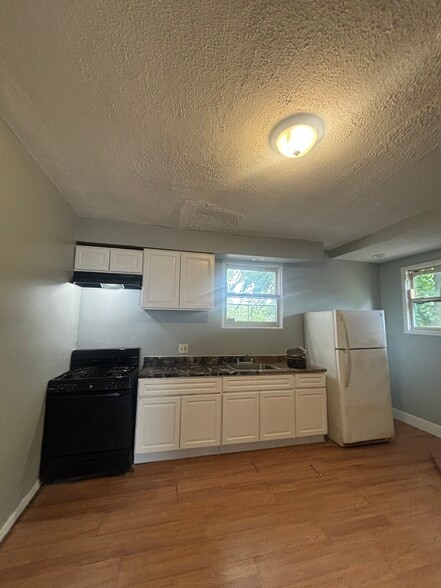 Building Photo - 152 Shephard Ave