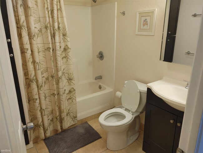 Building Photo - 2 br, 1.5 bath Condo - 111 Kahului Beach R...