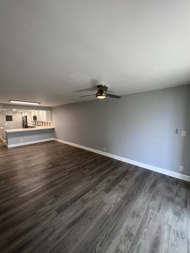 Building Photo - 7 Royal Palm Way