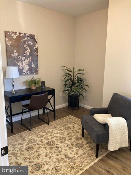 Building Photo - 376 E Main St