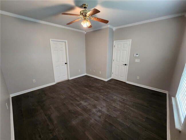 Building Photo - 1029 Sims St SW