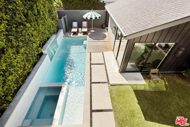 Building Photo - 2137 Glyndon Ave