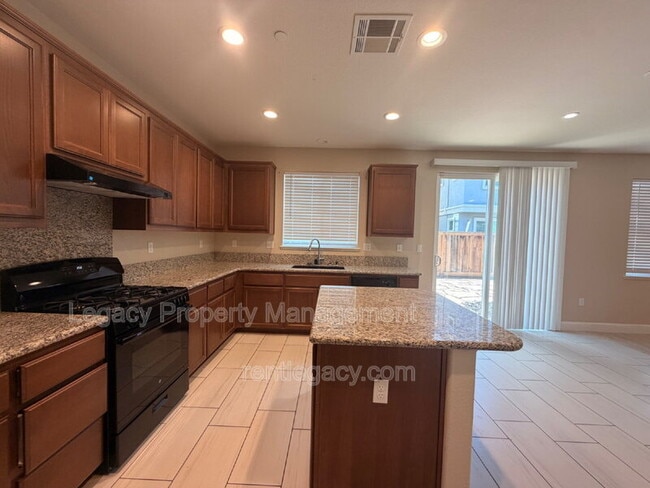 Building Photo - 3224 La Paz Dr