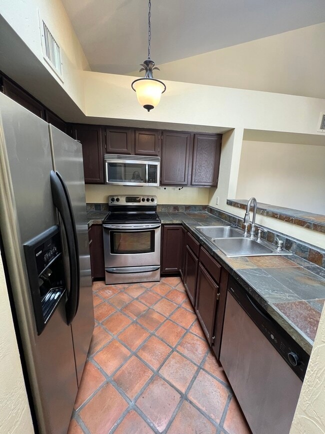 Building Photo - 6368 N Willowhaven Dr