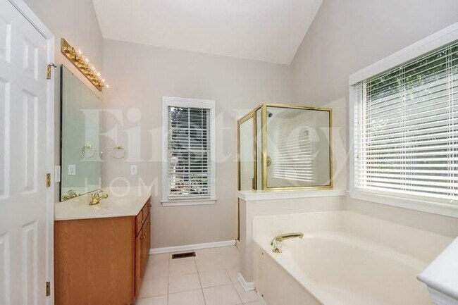 Building Photo - 1902 Old Greylyn Ct NW