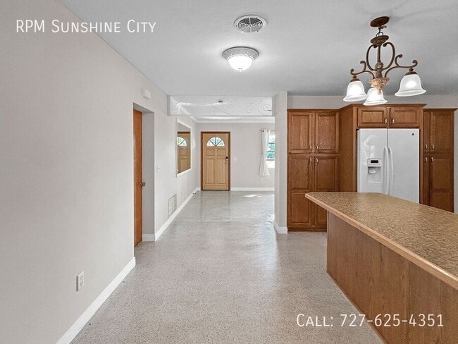 Building Photo - 1310 Ann Cir