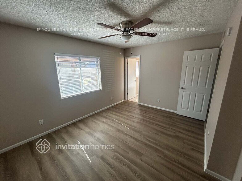 Building Photo - 5419 W Mercer Ln