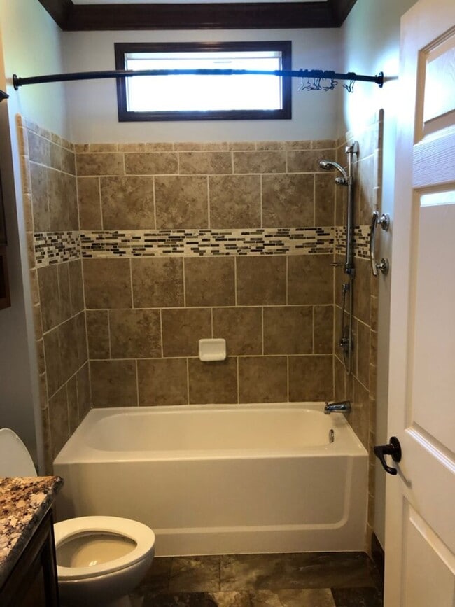 Building Photo - Renovated 2-Bed, 1-Bath Mobile Home