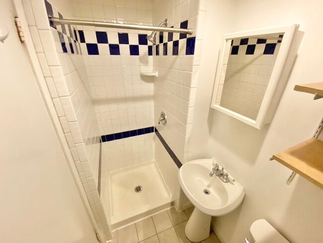 Building Photo - 52 N Union St