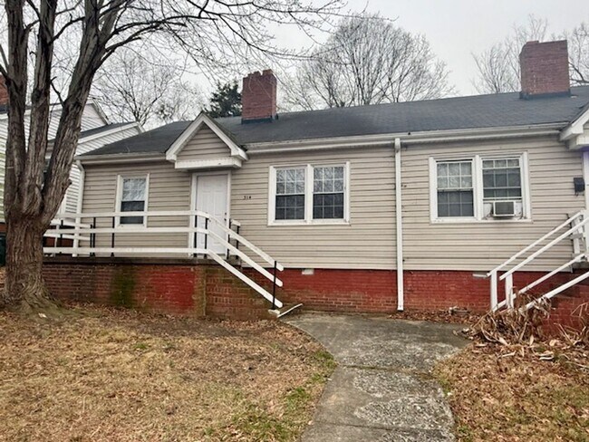 Building Photo - 314/316 N Ireland St