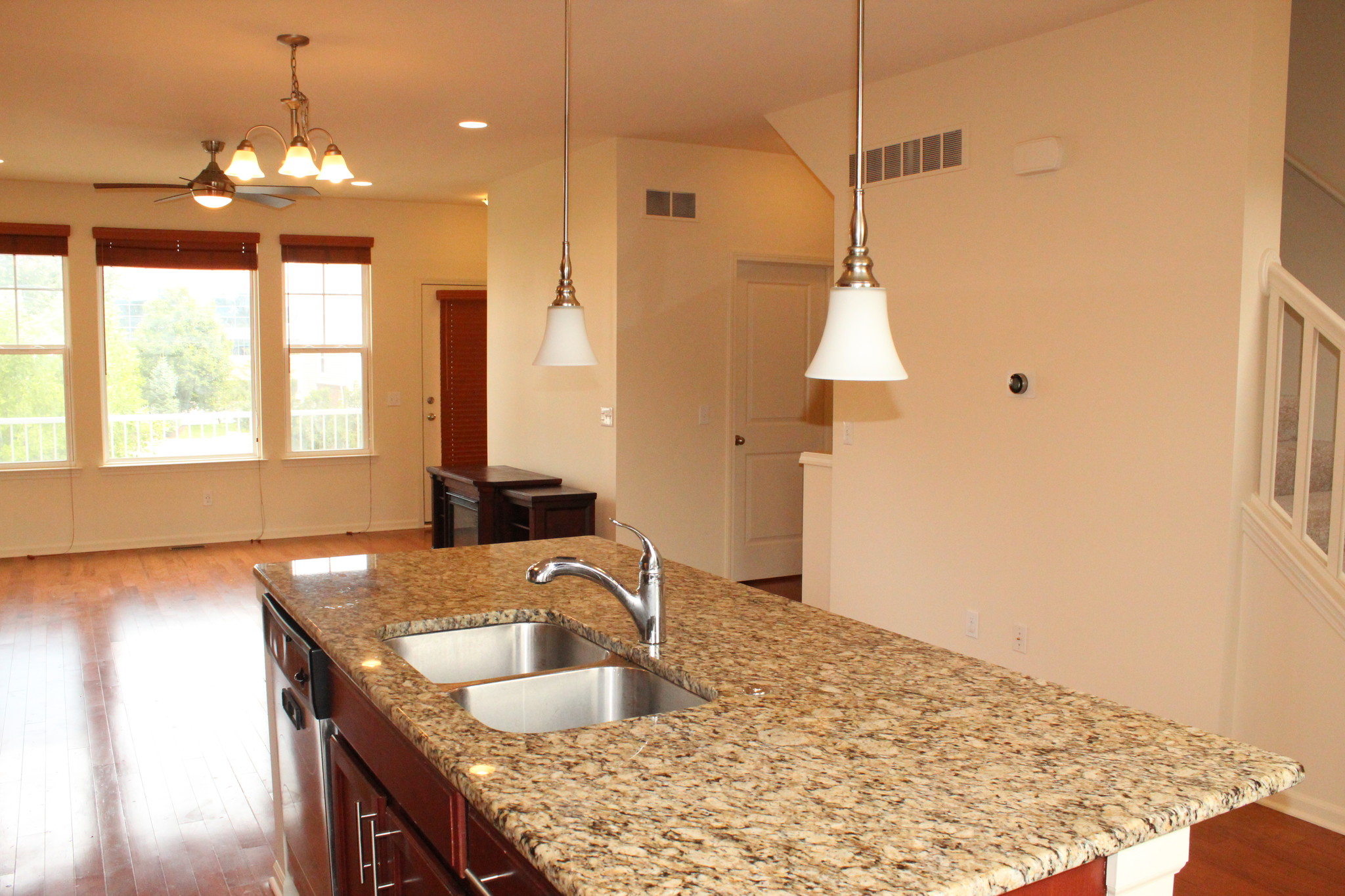 Kitchen Island - 3088 Kilmer Dr