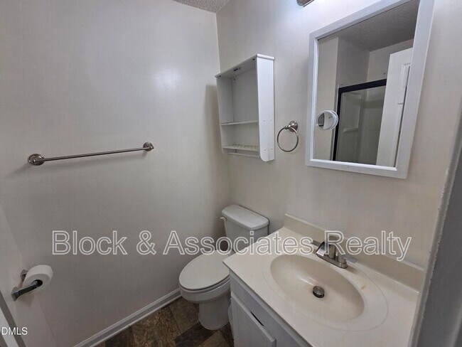 Building Photo - 2011 Quaker Landing