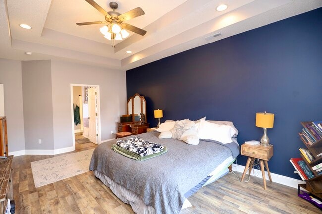 Building Photo - 1855 Beachforest Way