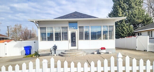 Building Photo - Bountiful City Office Space or residential