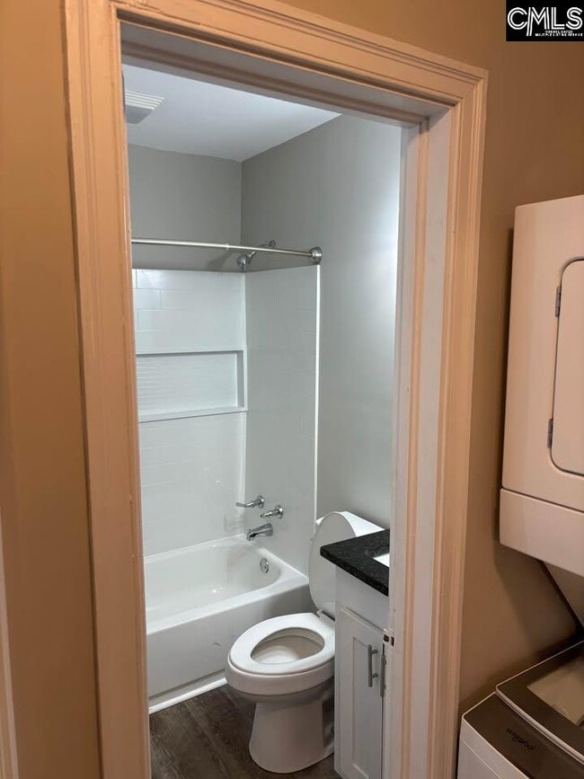 Building Photo - 2842 Superior St